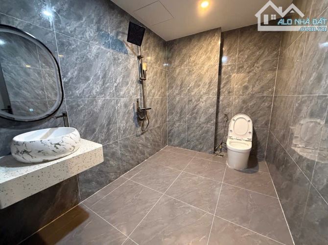NHÀ ĐẸP 3 TẦNG MẶT TIỀN YÊN KHÊ 2 – VIEW KÊNH – SÁT BIỂN