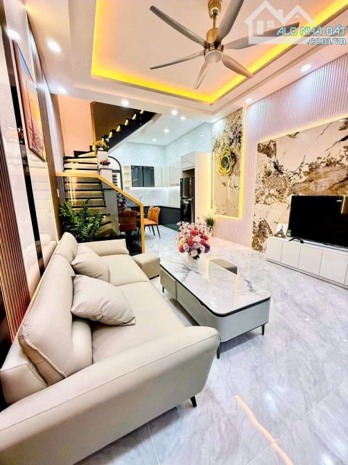 GẦN CHỢ HẠNH THÔNG TÂY - 56M2 ( 4 x 14) - 2 TẦNG - 3 PN - CÓ PN TRỆT.
