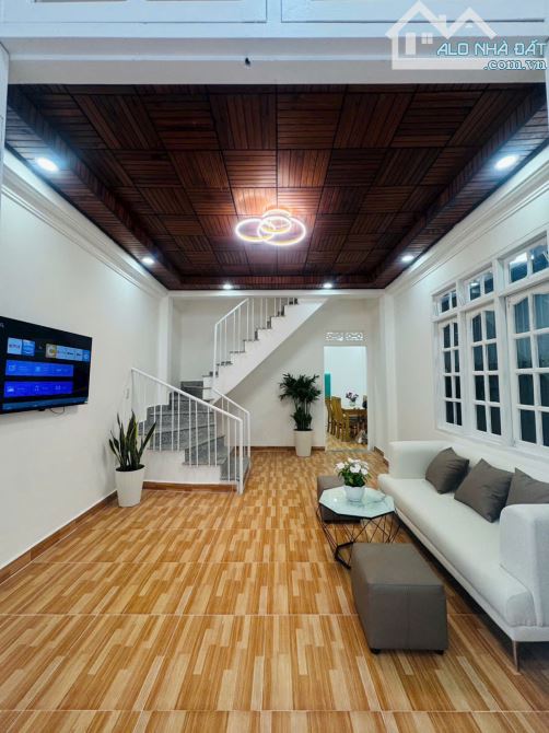 BÁN NHÀ ĐƯỜNG HỒ XUÂN HƯƠNG,P9 - GIÁ 2 TỶ 05