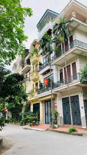Bán nhà LK Linh Đàm, 31.5 tỷ, kinh doanh đỉnh! Vỉa hè, ô tô tránh, mặt tiền rộng,thang máy