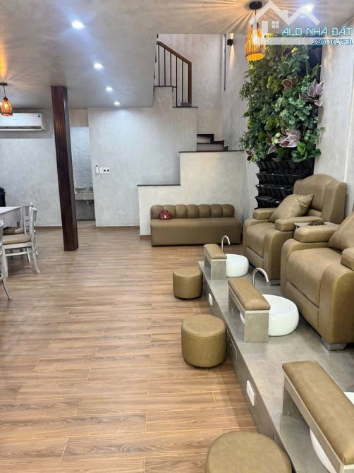 🌊 BÁN NHÀ 2 TẦNG MẶT TIỀN NGUYỄN THIỆN KẾ – VÀI BƯỚC CHÂN RA BIỂN, NGANG 6M, GIÁ CHỈ 8X T