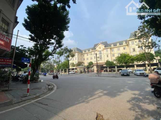 Bán nhà phân lô Bùi Huy Bích 64M 5 tầng mt 4m ô tô tránh ngay quận uỷ Hoàng Mai 2 mặt ngõ