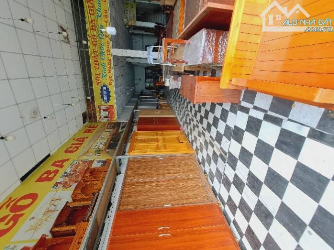 BÁN NHÀ MẶT TIỀN LÊ VĂN KHƯƠNG , CHỦ TẶNG LUÔN CỬA HÀNG TRANG TRÍ NỘI TẤT
