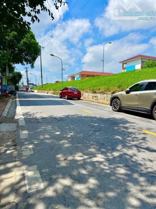 11 TỶ - NHÀ ĐẸP NGỌC THUỴ - FULL NỘI THẤT - Ô TÔ NGỦ TRONG NHÀ - SÁT HỒNG TIẾN KÉO DÀI