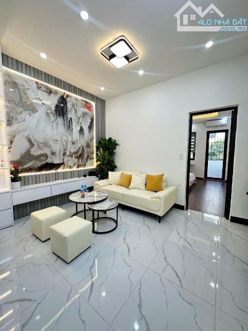 BÁN CĂN HỘ TẬP THỂ ĐÀI TRUYỀN HÌNH VĨNH TUY 120M2- NỘI THẤT XỊN - VỪA Ở VỪA CHO THUÊ VẪN T