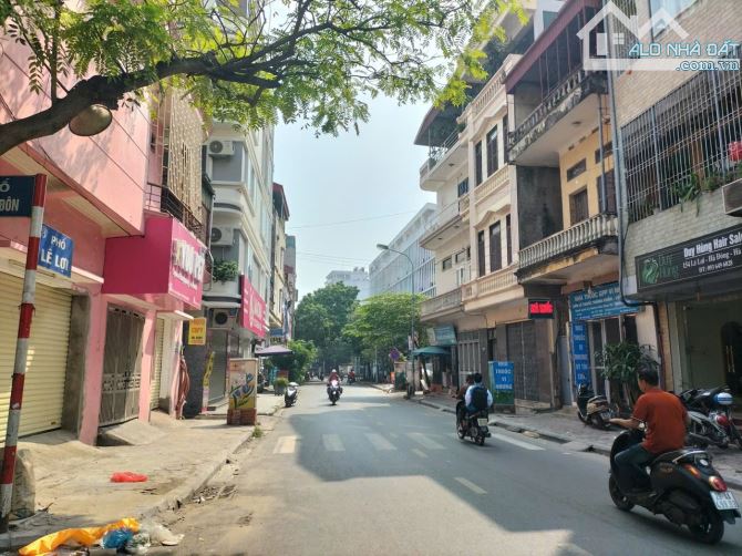 BÁN NHANH NHÀ 5 TẦNG,4 NGỦ, LÊ QUÝ ĐÔN, HÀ ĐÔNG, Ô TÔ ĐỖ - KINH DOANH ,30m2 GIÁ 6 TỶ 7