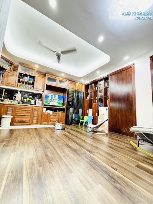 BÁN NHÀ PHỐ THÁI HÀ-Q.ĐỐNG ĐA-VỊ TRÍ ĐẸP NHẤT PHỐ-VỈA HÈ RỘNG- 48m2- Mt 4.6m2- 23.5 tỷ