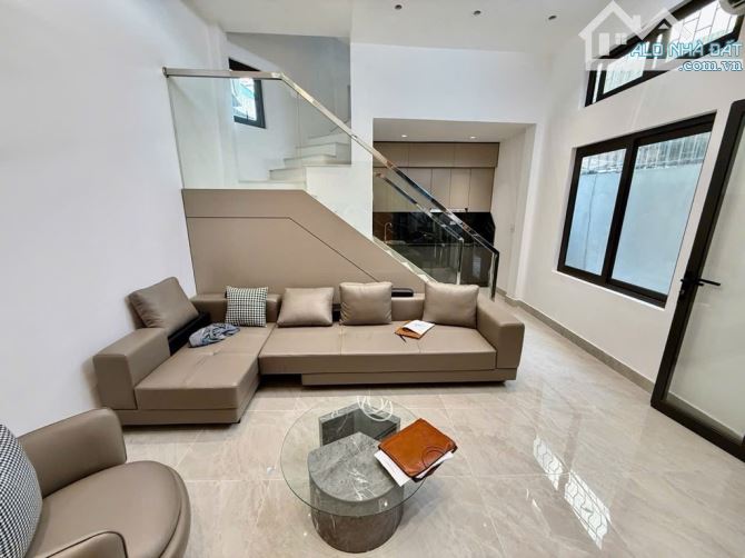 CẦN BÁN NHANH- NHÀ ĐỘI CẤN- NGÕ TO NHƯ PHỐ-40m - 4 TẦNG- MT 5m -8,85 TỶ- ĐẸP Ở NGAY