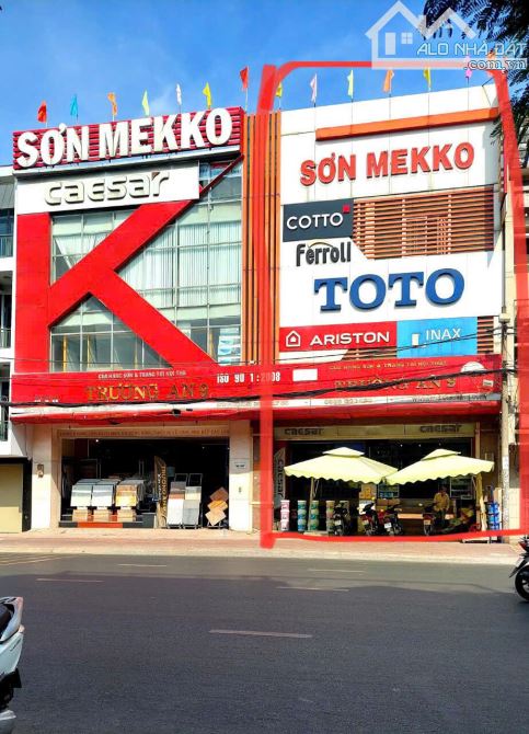 CHO THUÊ NHÀ MẶT TIỀN ĐINH BỘ LĨNH (HẦM TRỆT 3 LẦU 9m X 15m) VỊ TRÍ ĐẸP