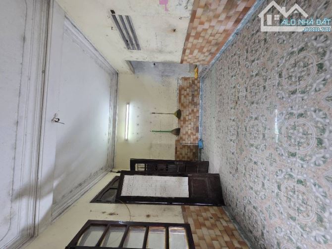 Gần Phố - Giá Đầu Tư - Nhà cũ bán đất tặng nhà 3 tầng