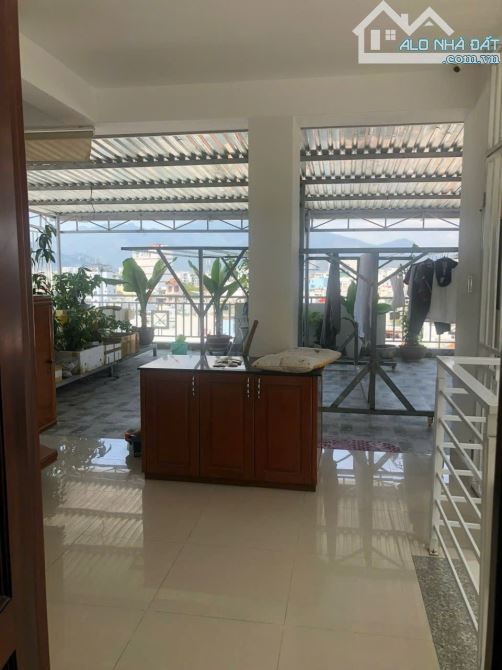 Bán Toà Căn Hộ Mặt Tiền đường Lê Đại Hành