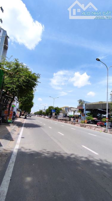 Bán nhà MTKD Lê Trọng Tấn Tân Phú 26x50m cấp 4 giá 140 tỷ TL (hẻm phụ phía sau 5m)