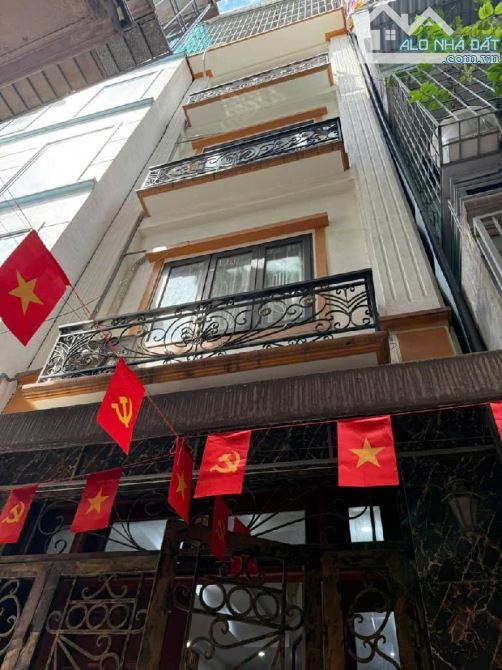 🔥🔥BÁN NHÀ PHỐ TRẦN KHÁT CHÂN 35M2- HIẾM! LÕI HAI BÀ  -  NHÀ ĐẸP LONG LANH - NỘI THẤT XỊN