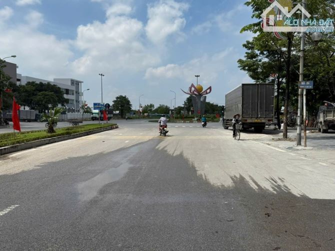 [Nhanh kẻo lỡ] BÁN NHANH 105M2 NHÀ NGUYÊN KHÊ  LÔ GÓC 3 BƯỚC RA ĐƯỜNG LÊ HỮU TỰU.