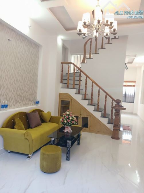 BÁN NHÀ 1 TRỆT 2 LẦU BÀ TRIỆU GẦN BIỂN BÃI TRƯỚC, ĐANG CHO THUÊ 7TR/THÁNG
