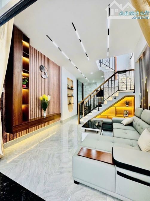 Bán nhà Thống Nhất - 40m2 - 4.5tỷ - Nở hậu, HC đủ - Hxh đậu cửa