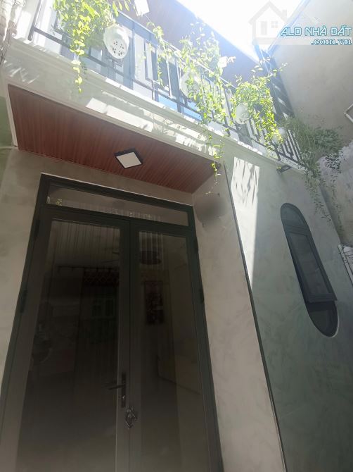 Bán nhà Quận 11, DTSD 50m2 - 2 Tầng , nhà mới như hình, 2PN 2WC