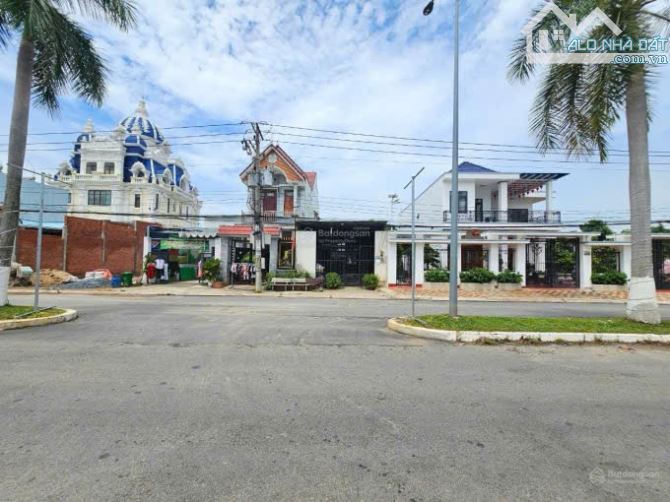 SIÊU PHẨM 2 MẶT TIỀN VIEW SUỐI -GẦN BỜ HỒ BICOSI TÂN BÌNH DĨ AN!💥3 TỶ " hơn"