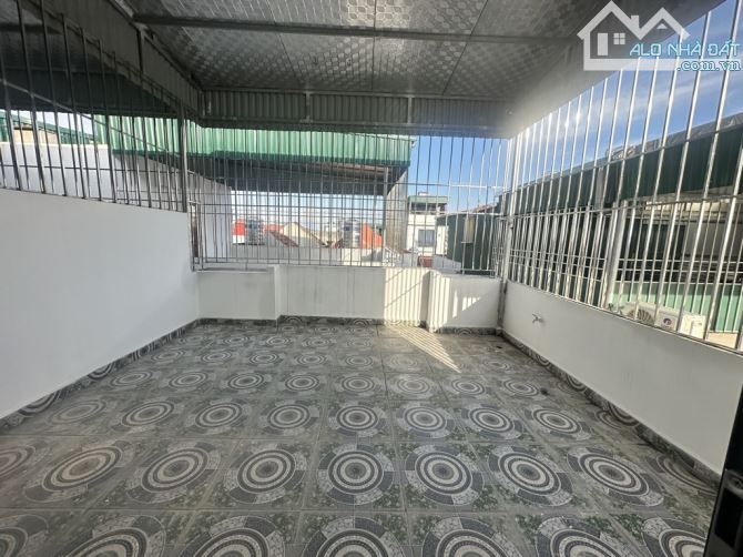 BÁN NHÀ LÔ GÓC NGỌC TRÌ, THẠCH BÀN – 32M², 5 TẦNG, GẦN AEON MALL, GIÁ 6.3 TỶ