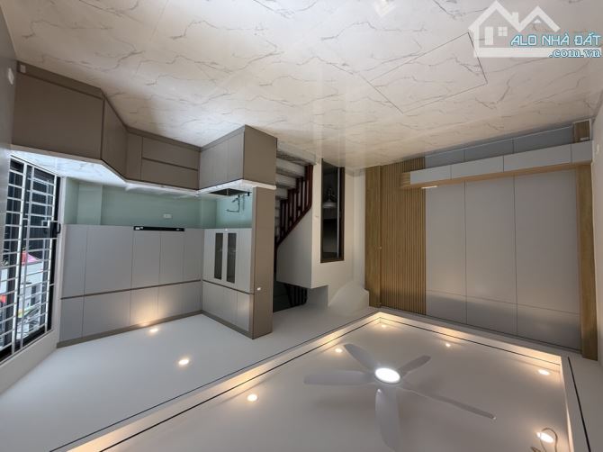 NHÀ ĐẸP ĐÓN TẾT, THƯỢNG THANH, LÔ GÓC, 5 TẦNG, 4 PHÒNG NGỦ, 45M 5,6 TỶ, HIỆN ĐẠI,