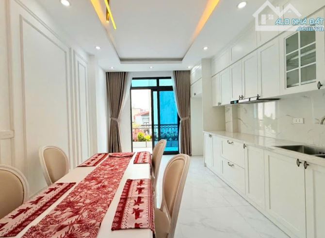 SIÊU PHẨM LÔ GÓC – Ô TÔ ĐỖ CỬA – NHÀ 5 TẦNG 32m² – XUÂN ĐỈNH – GIÁ CHỈ NHỈNH 9 TỶ
