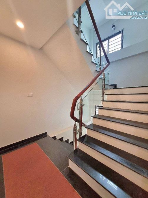 BÁN NHÀ TỰU LIỆT CĂN GÓC TIỆN KINH DOANH, NHỈNH 10 TỈ