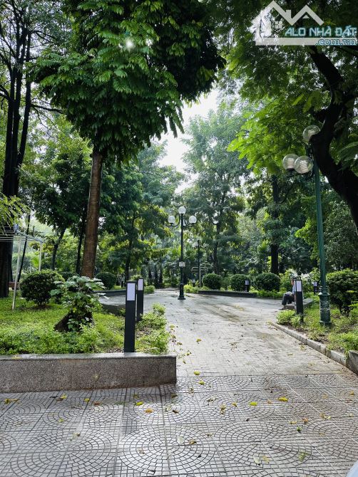 BÁN NHÀ P. HOÀNG CẦU-Q.ĐỐNG ĐA-PHÂN LÔ CÁN BỘ-  VÀI BƯỚC RA VƯỜN HOA​​-43m2- MT 5.1m-14.5T