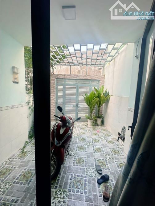 Bán Nhà Ngay Ngã Tư Bảy Hiền-Cách 2 Căn Ra Mặt Tiền-76m2 Chỉ 5 Đồng Hơn