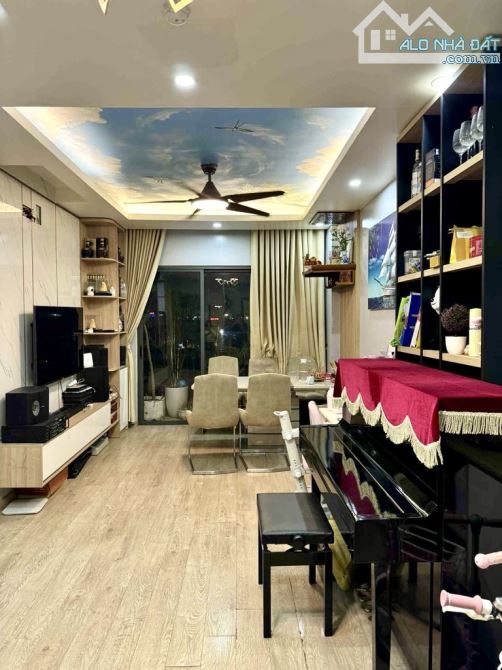 Bán nhanh căn 2 ngủ Nguyễn Lam - Chu Huy Mân 70m2, full NT, thoáng đẹp, giá chỉ 4,09 tỷ