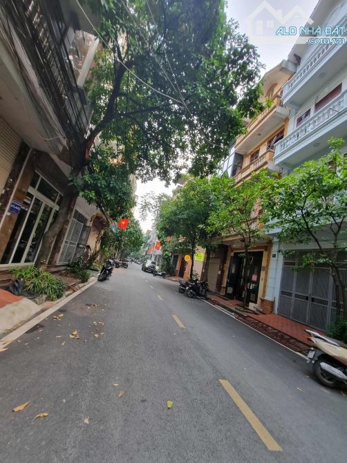 Bán nhà KĐT Đại Kim, Nguyễn Cảnh Dị - 75m2 * 4 tầng - 20tỷ - phân lô ô tô tránh & vỉa hè