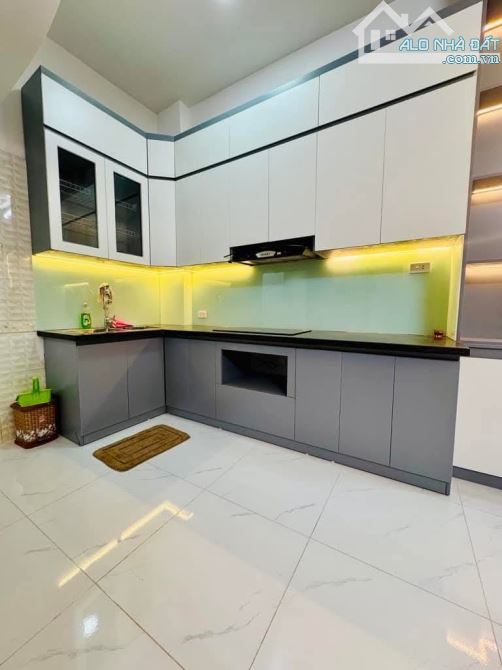 Siêu Phẩm Trong Tầm Giá Phố Bồ Đề Chỉ Xách Vali Về ở 5 tầng hơn 7 tỷ