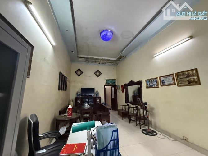 Nhà 2 tầng mặt đường Trần Nhân Tông - 107m2 ngang 4,5m