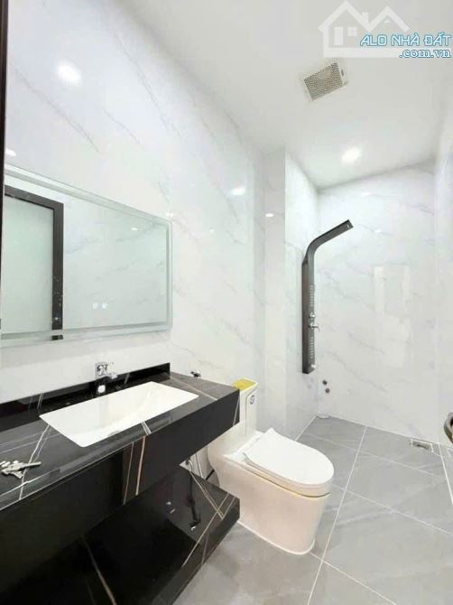 Thanh lý gấp ngôi nhà Phong cách Âu 65m² đường Bờ Tuyến - Quận Bình Tân 1T3L 6T9,SHR