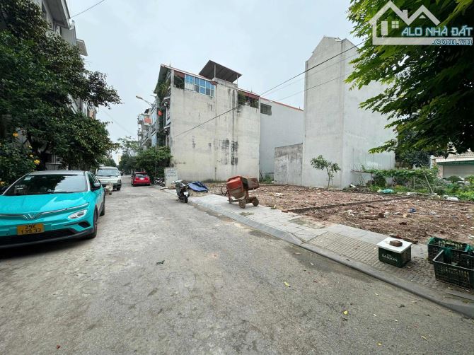 Bán đất Ngọc Thụy, 60m2, MT 4m, ô tô tránh, kinh doanh, gần đường Hồng Tiến chỉ 15.5 tỷ