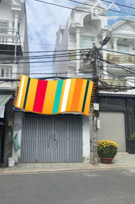 BÁN DÃY NHÀ TRỌ CHỢ ĐÔNG QUANG Q12 - 80M2 ( 4M X 20M) - ĐƯỜNG 10M - HƠN 4 TỶ