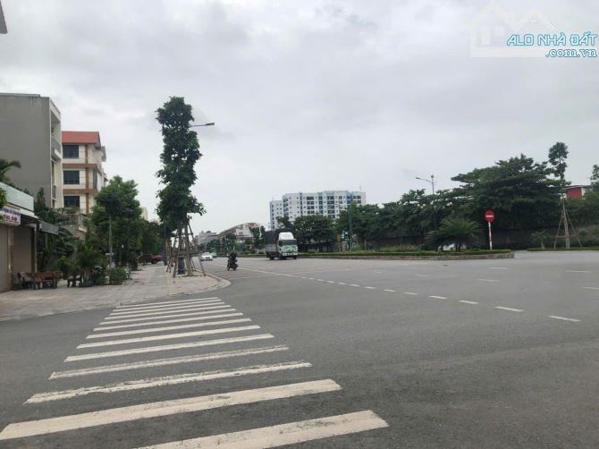 Bán đất nguyễn quyền đại hoàng long dt 115m2 + mt 5m + hướng tây bắc giá 13.7 tỷ