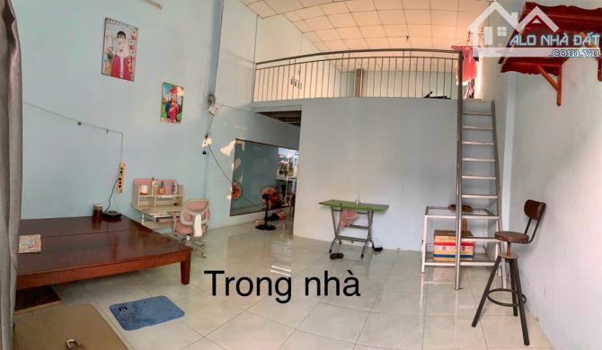 nhà C4 gác lững - 5 x 22 - 8 Tỷ - Cách Đỗ Xuân Hợp 50m -