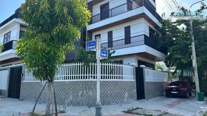 Bán lô góc ngã 4 Đậu Quang Lĩnh & Thanh Lương 12 - Hoà Xuân - Giá: 12,8tỷ tl