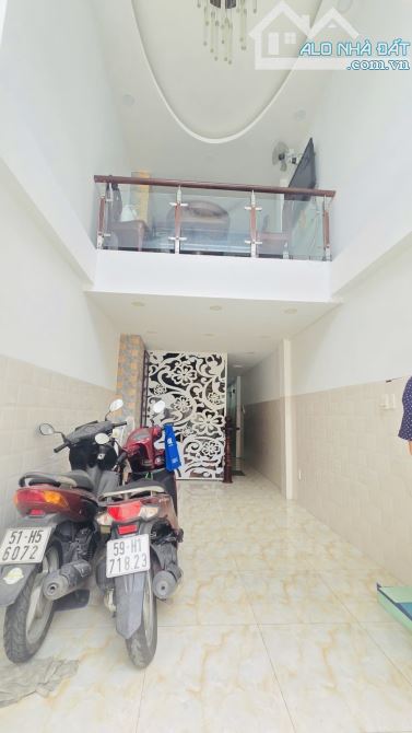 QUẬN 5 - 2 MẶT HẺM - CÁCH MẶT TIỀN 15M - 5 TẦNG 5PN - TẶNG FULL NỘI THẤT - GIÁ CHỈ 9 TỶ TL