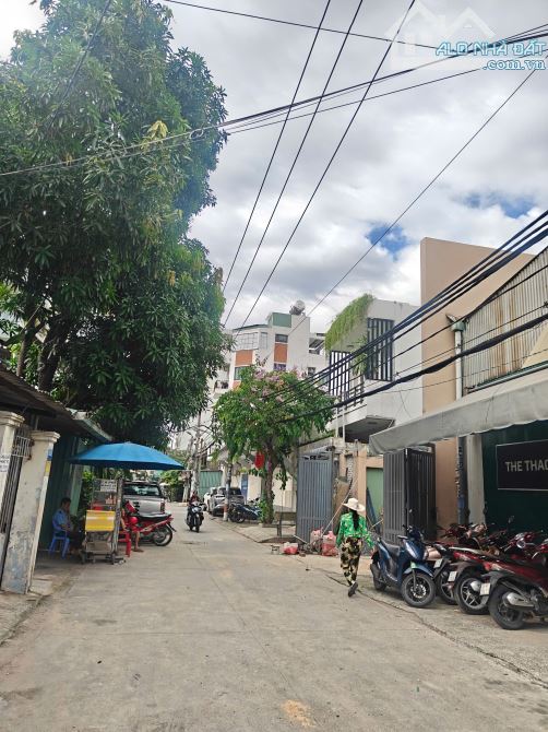 Nhà cấp 4 hẻm 6m thông đường Phan Văn Hớn, 4.4x22m, giá 6.8 tỷ ngay công viên thuận kiều