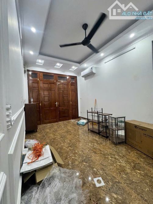 VĂN MIẾU-46M 👉🏿 -mặt NGõ - Phân Lô - Ô TÔ Đỗ CửA - Lô GóC 3 Thoáng,TM.nhà mới full đồ.