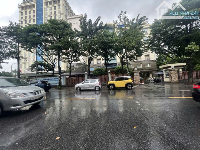 HOÀNG NHƯ TIẾP, LONG BIÊN. 4 TẦNG, LÔ GÓC, VỊ TRÍ SIÊU VIP, DT 86M2, MT 15, GIÁ CALL