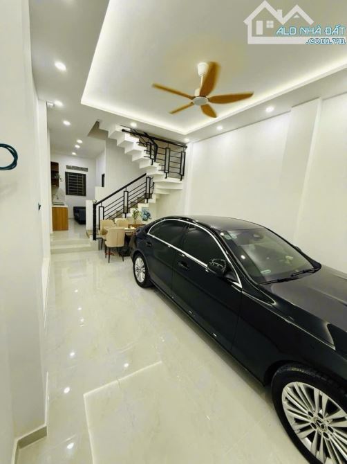 47M² 2Tầng BTCT Hẻm Xe Hơi Thông Ngủ Trong Nhà 3Phòng Ngủ