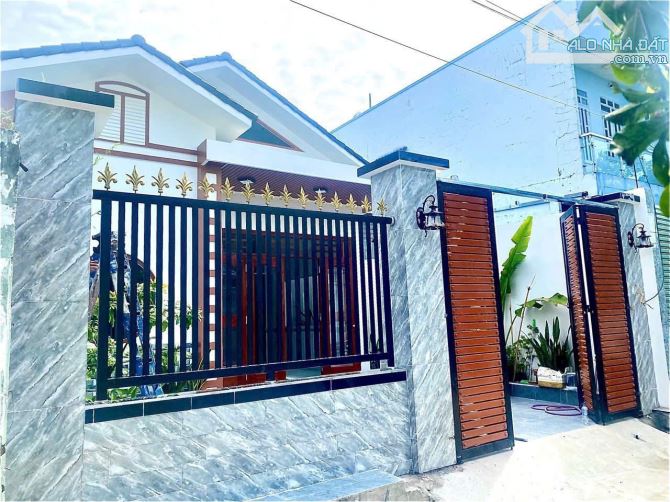 Biệt thự mini sân vườn, xây mới, trung tâm hóc môn, 8x15m, nhỉnh 4 tỷ