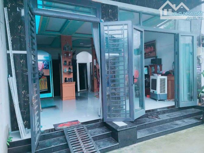 Bán nhà SHR dt khủng giá tốt 9*18m 2pn,pk rộng đxe hơi đỗ Giá 4ty450tr