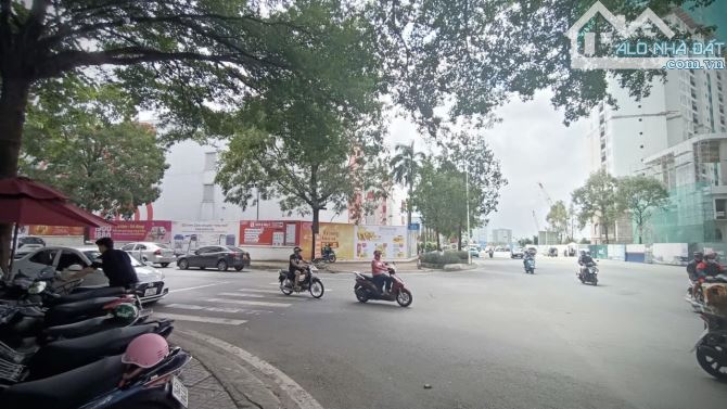 Bán đất mặt tiền ngang gần 12m, cạnh GS14, gần BigC Go, khu GS1, TTHC DĨ AN, chỉ hơn 9 tỷ