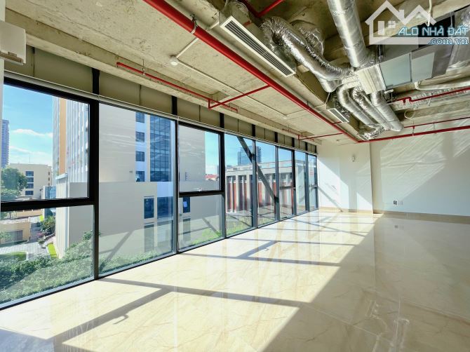 Duy Tân, chính chủ cho thuê sàn 200m2 thông từ trước ra sau, mặt tiền 20m hiện đại