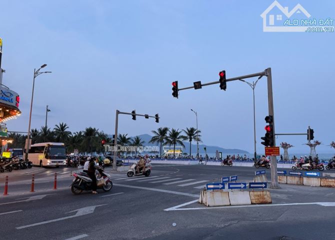 BÁN LÔ GÓC MẶT PHỐ NGUYỄN VĂN THOẠI DT: 218M2 NGANG 10M2 - 2