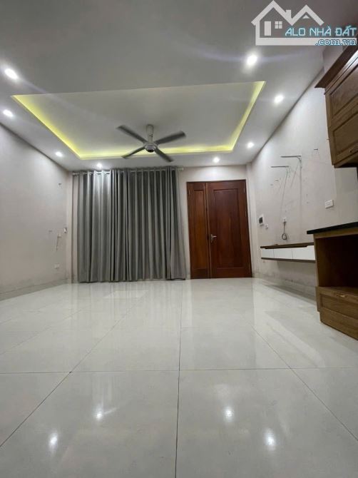 Phan Đình Giót , Quang Trung 5T 30m 7,250 tỷ 20m ra ôtô tránh ,50m ra phố Quang Trung