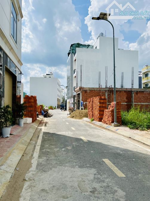 Đất Khu Phân Lô Đồng Bộ Đường Tây Lân 70m2 Giá Tốt 3,95 Tỷ SHR